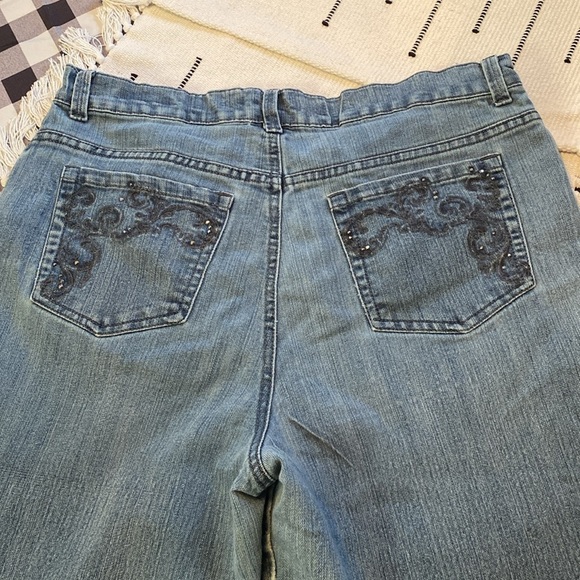 Gloria Vanderbilt Amanda Women's Jeans Size 12 With Embroidered Pockets - Picture 7 of 11